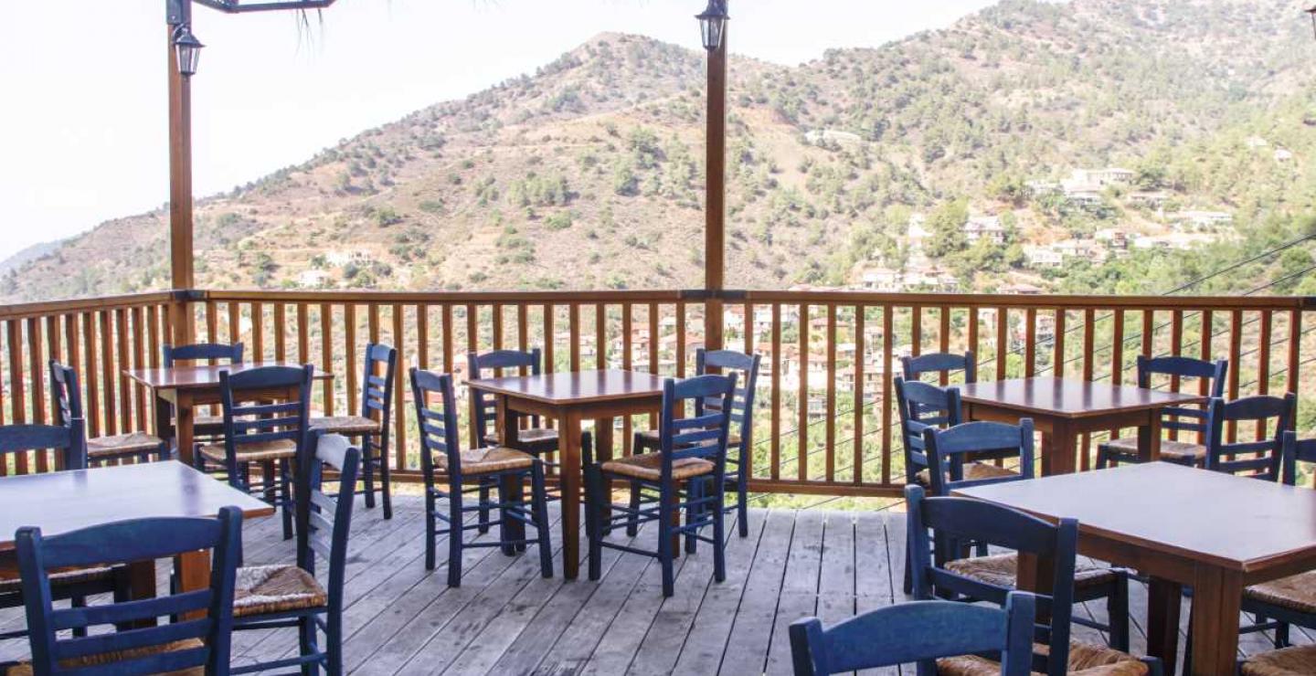 5 taverns offering views of the mountains